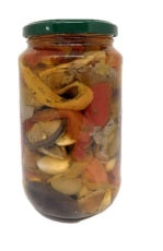 Antipasto di Funghi in Olio di semi di Girasole 1 kg jar containing mixed vegetables and mushrooms.