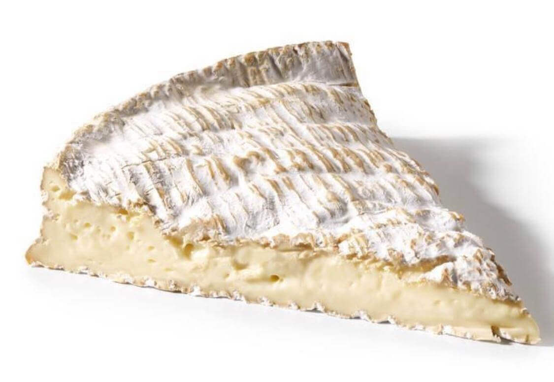 Brie DOP formaggio francese cremoso e saporito con crosta bianca e consistenza morbida.
