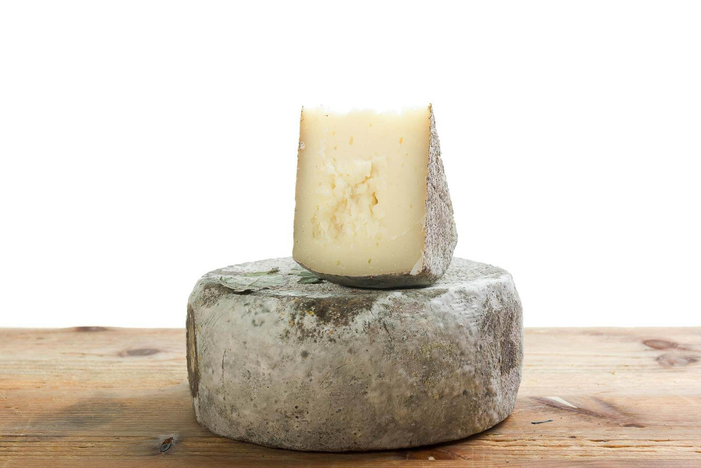 Pecorino alla Cenere di Ulivo 2 kg