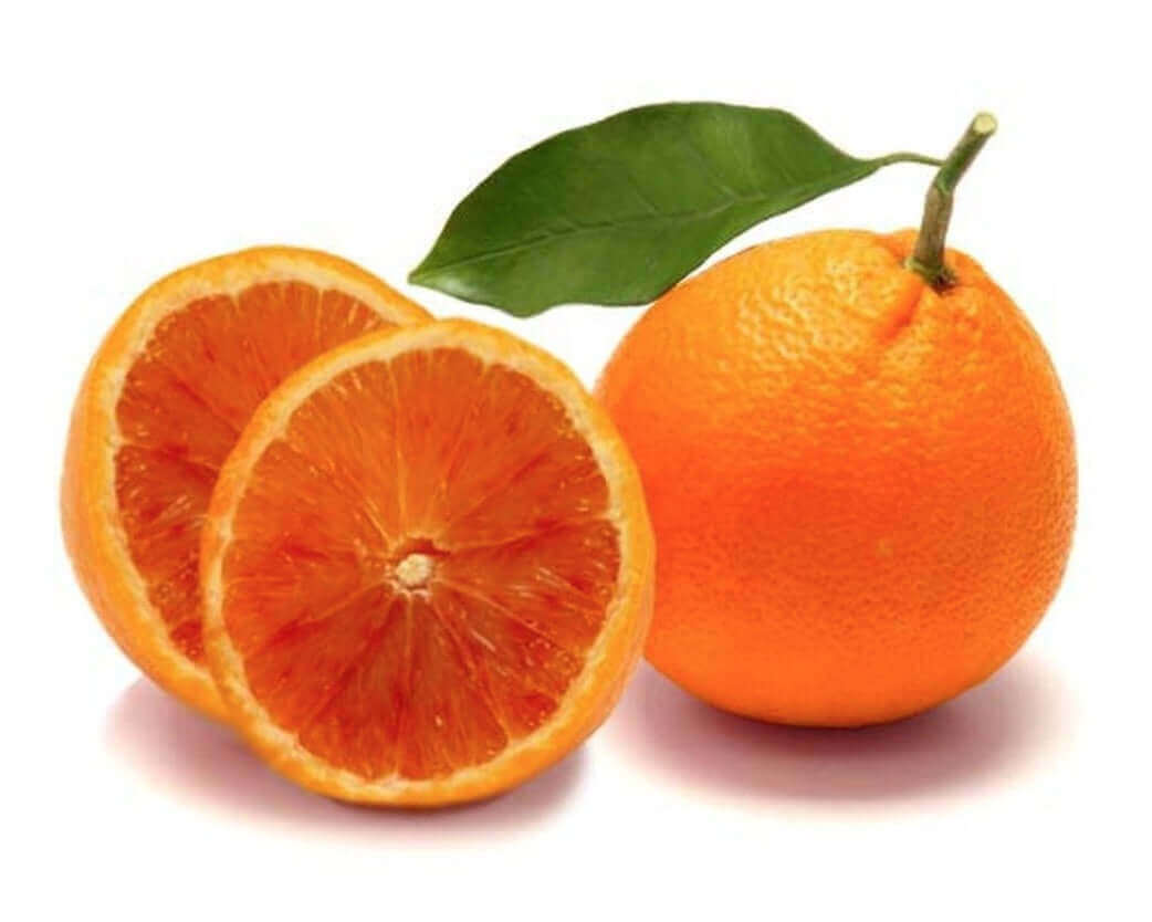Arance Tarocco di Sicilia - fresche arance con buccia liscia e dolce, fette dimostrative, colore vibrante.