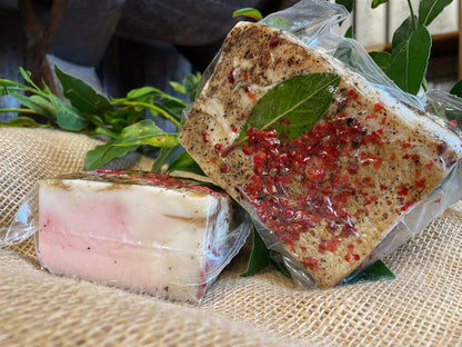 Lardo di Norcia Tradizionale 3 kg stagionato alle erbette suino pesante sottovuoto con erbette aromatiche di sottobosco appenninico